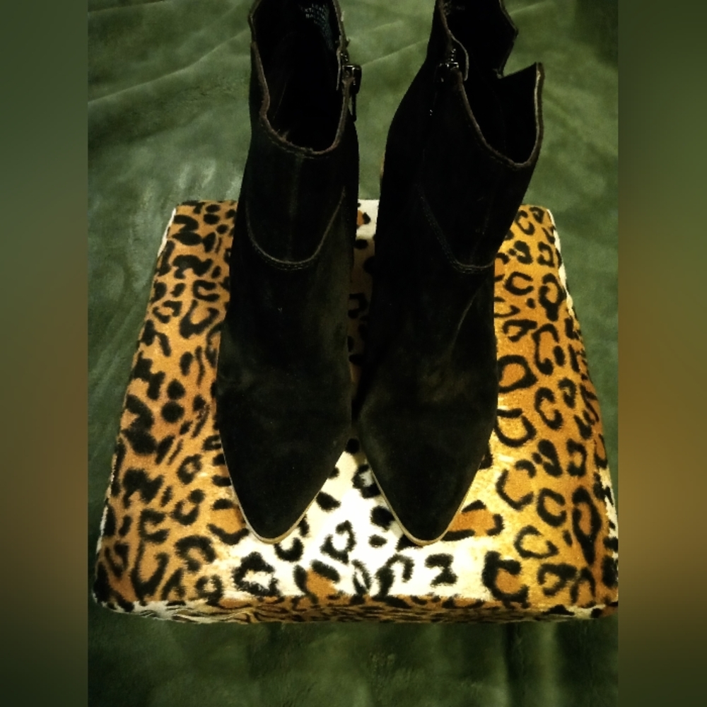 Nine West Black Suede Booties Size 8 1/2